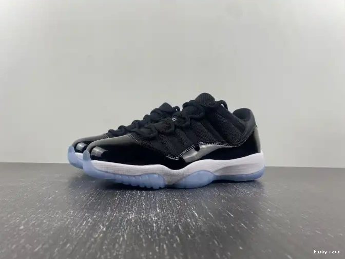 Husky Jam Space FV5104-004 Air 11 Low Jordan 0614